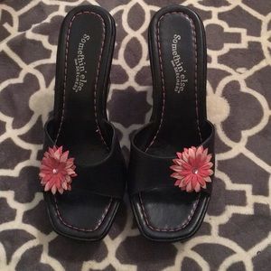 Women’s Skechers wedge leather sz 8